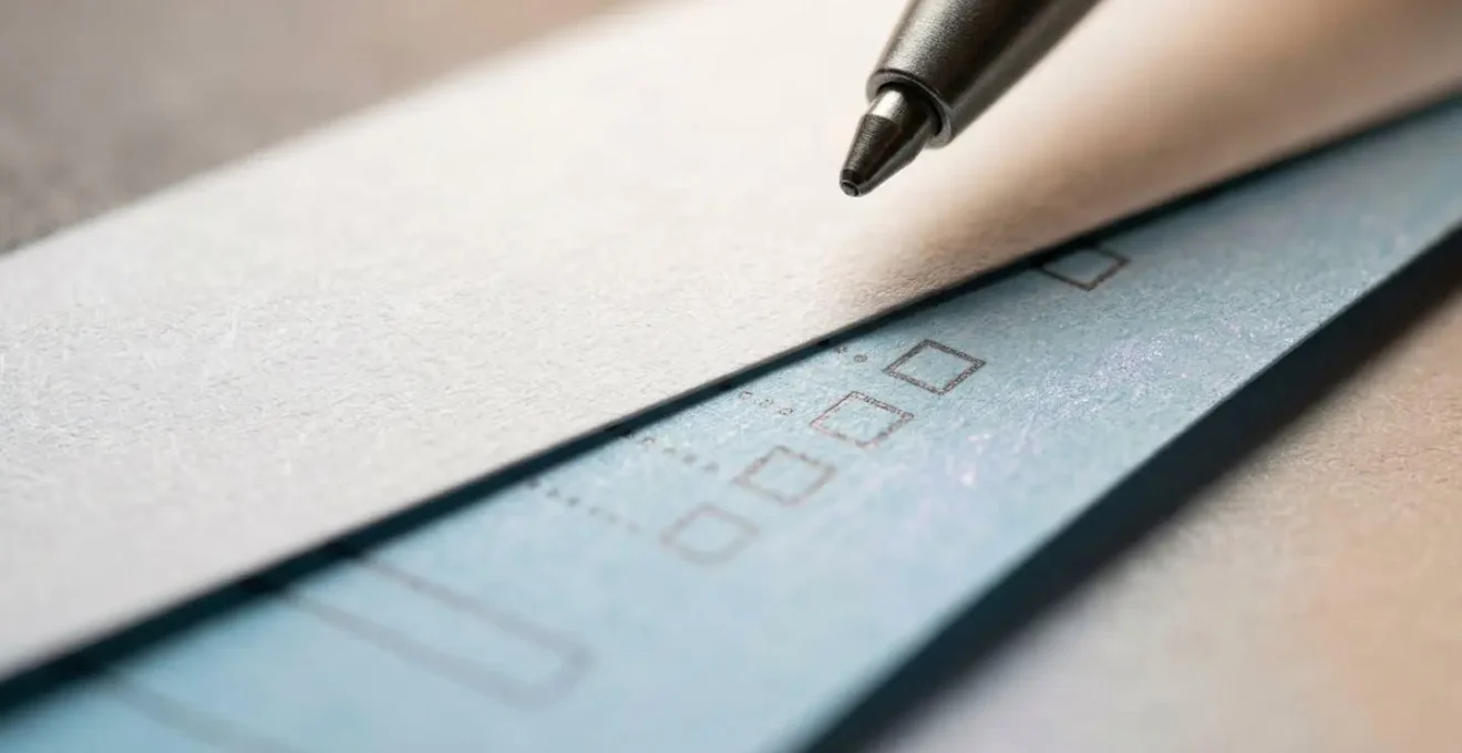 Carnet autocopiant professionnel avec cases à cocher pour diagnostic préventif